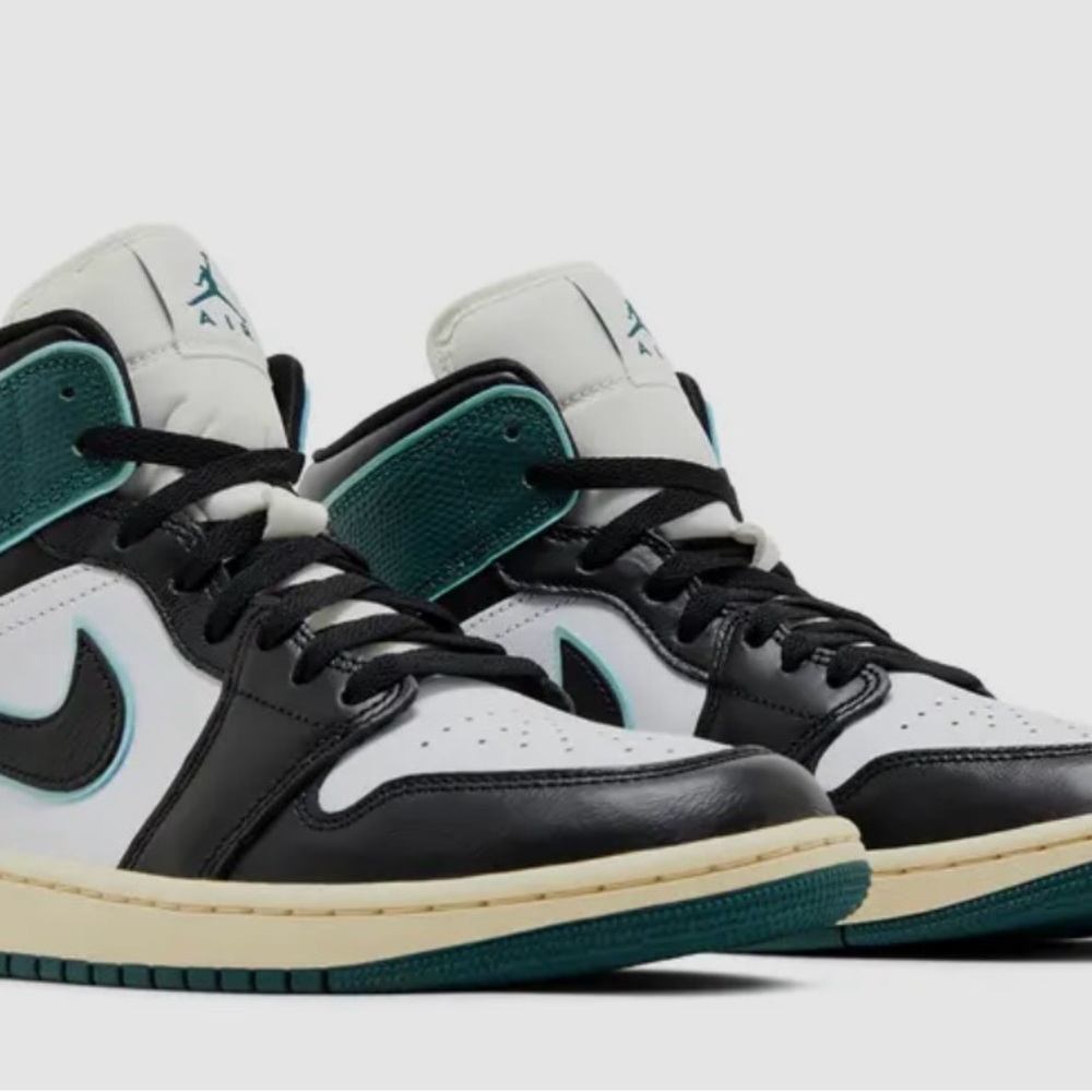 Jordan 1 Mid SE Black and Teal High-Top Sneakers